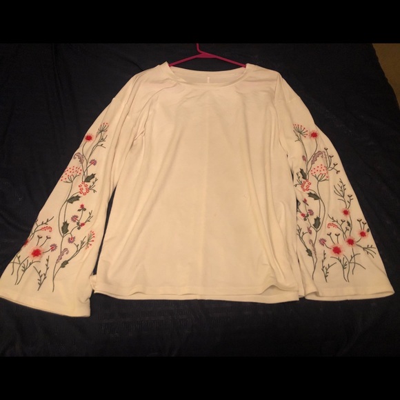 Alya White Floral embroidered long sleeve blouse - Picture 1 of 1